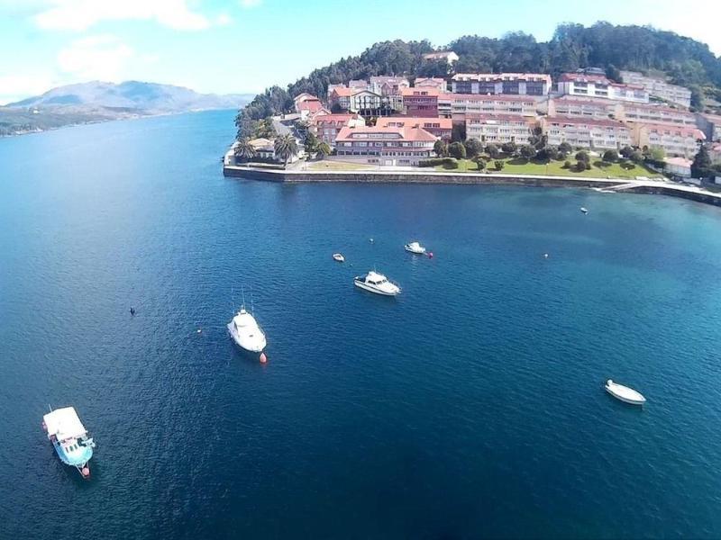 Aparthotel Corcubion Playa De Quenxe Luaran gambar